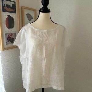 St. Tropez West 100% White Linen Short Sleeve Blouse Button up back detail Large